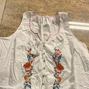 White Sleeveless Embroidered Button-Front Tunic Top